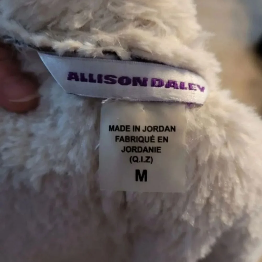 Allison Daley Medium Womens Vest - Picture 7 of 8